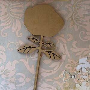 Unbranded Natural Wood Rose Cutout Stake - Natural Brown